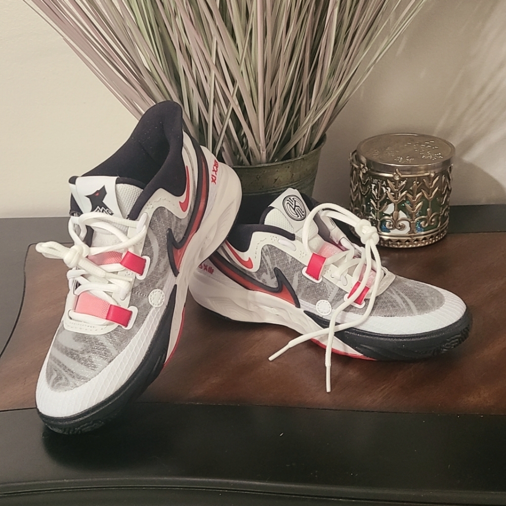 Nikes NWOT in box